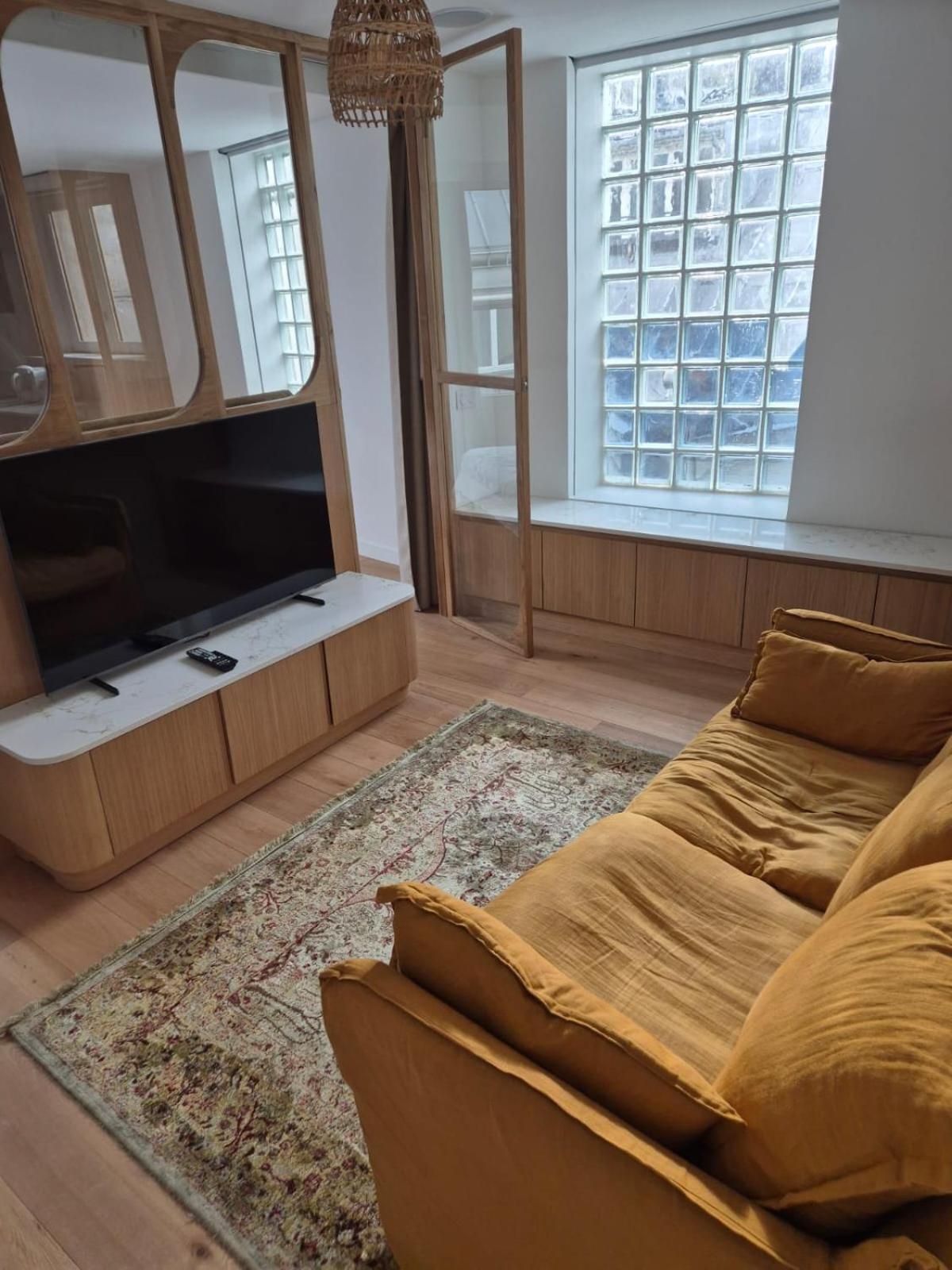 Cozy Apt Centre, 5 Mins Louvre *