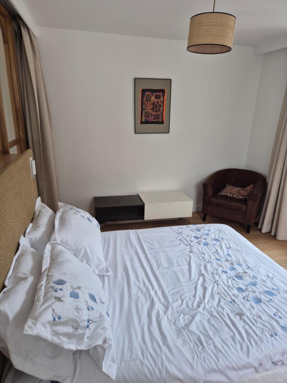 Cozy Apt Centre, 5 Mins Louvre Paris